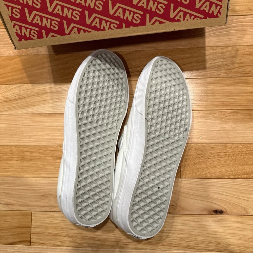 Vans True White Classic Slip-Ons - Picture 3 of 6